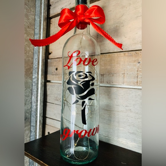 Handmade- ‘Love Grows’ wine bottle lantern with die cut vinyl design - Picture 8 of 11